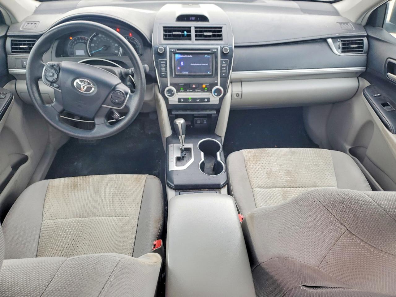 2013 TOYOTA CAMRY LE photo 15