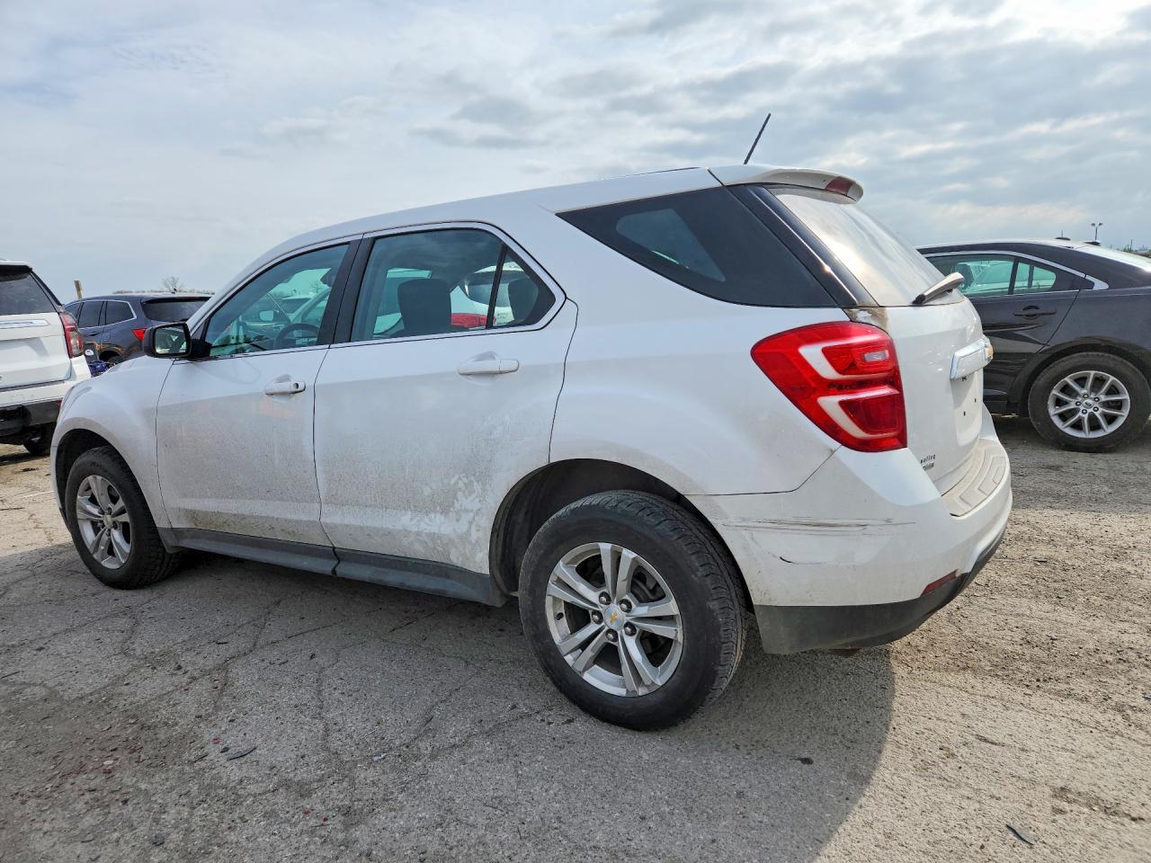 2016 CHEVROLET EQUINOX LS photo 4