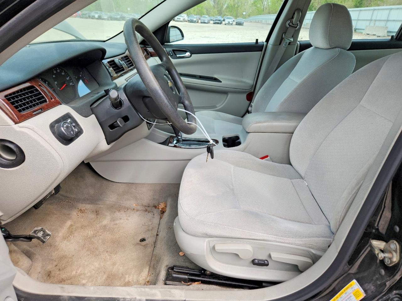 2010 CHEVROLET IMPALA LS photo 13