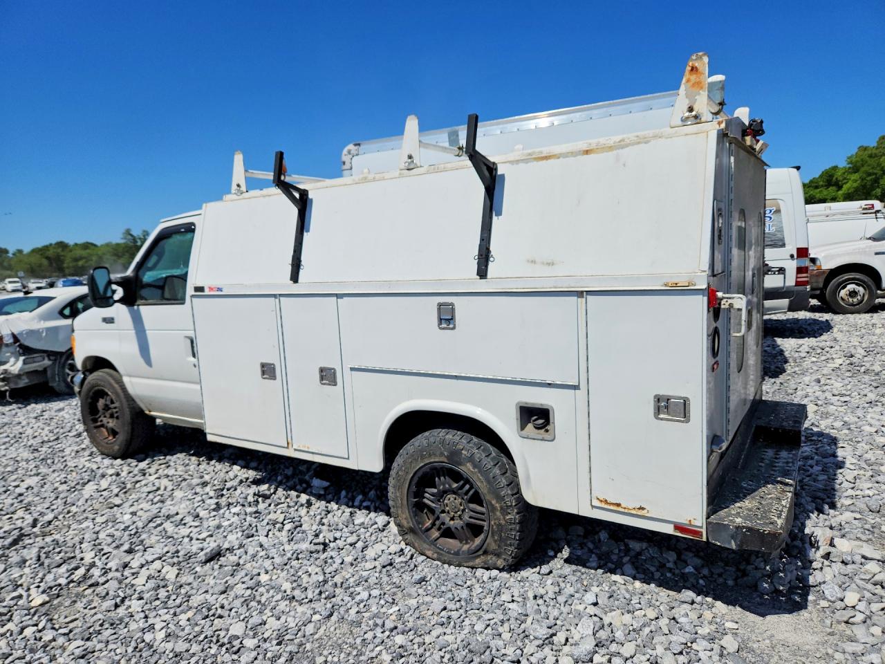 2005 FORD ECONOLINE E350 SUPER DUTY WAGON photo 2