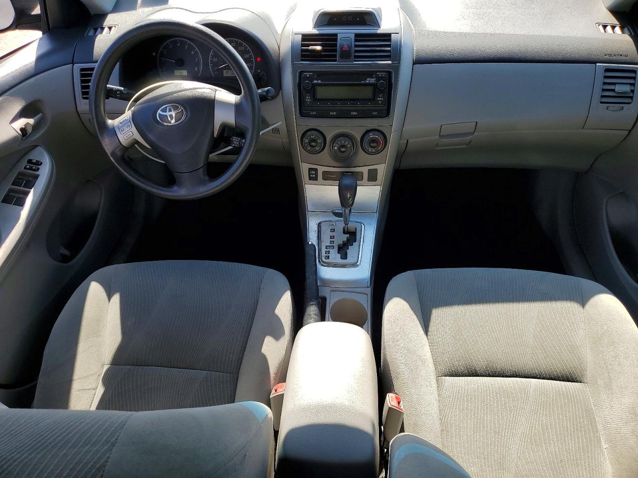 2012 TOYOTA COROLLA LE photo 15