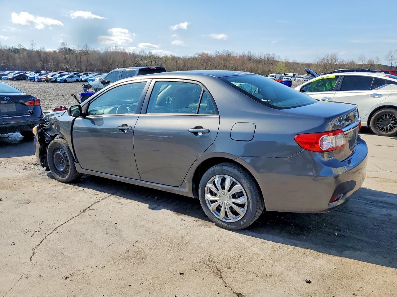2012 TOYOTA COROLLA LE photo 3