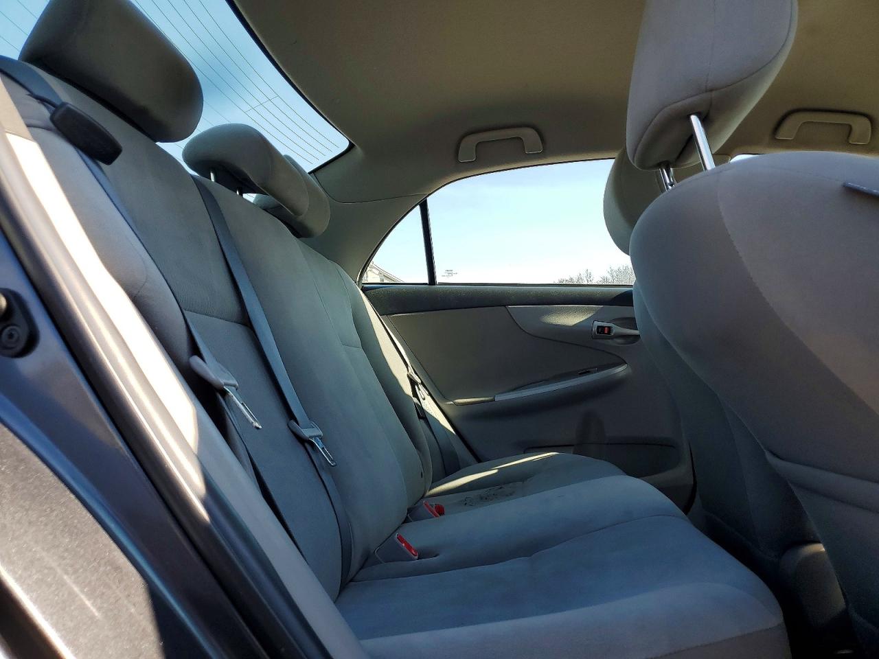 2012 TOYOTA COROLLA LE photo 19