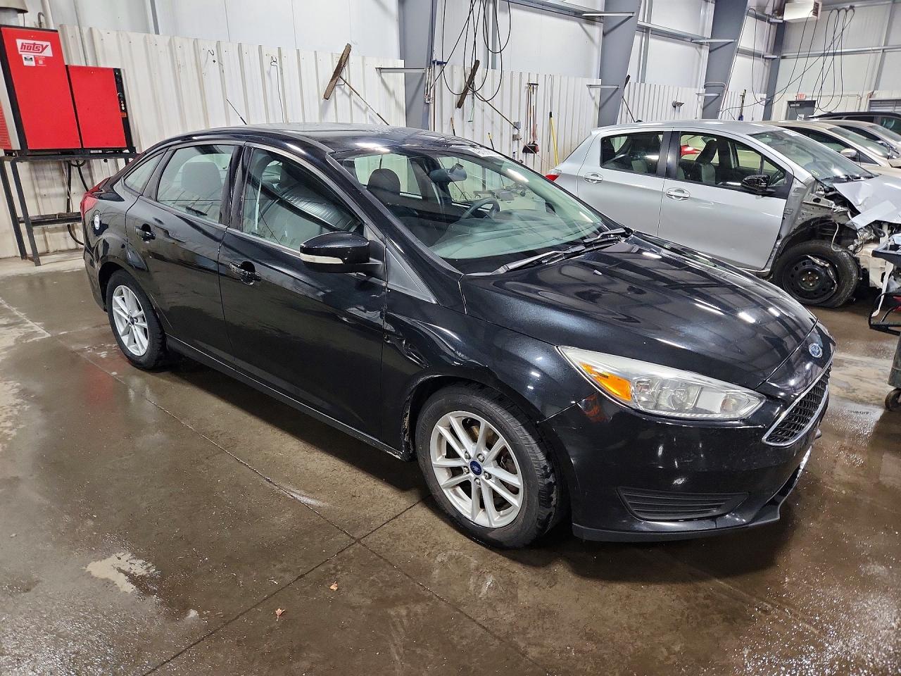 2015 FORD FOCUS SE photo 7