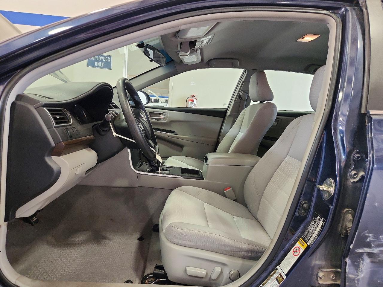 2016 TOYOTA CAMRY LE photo 7