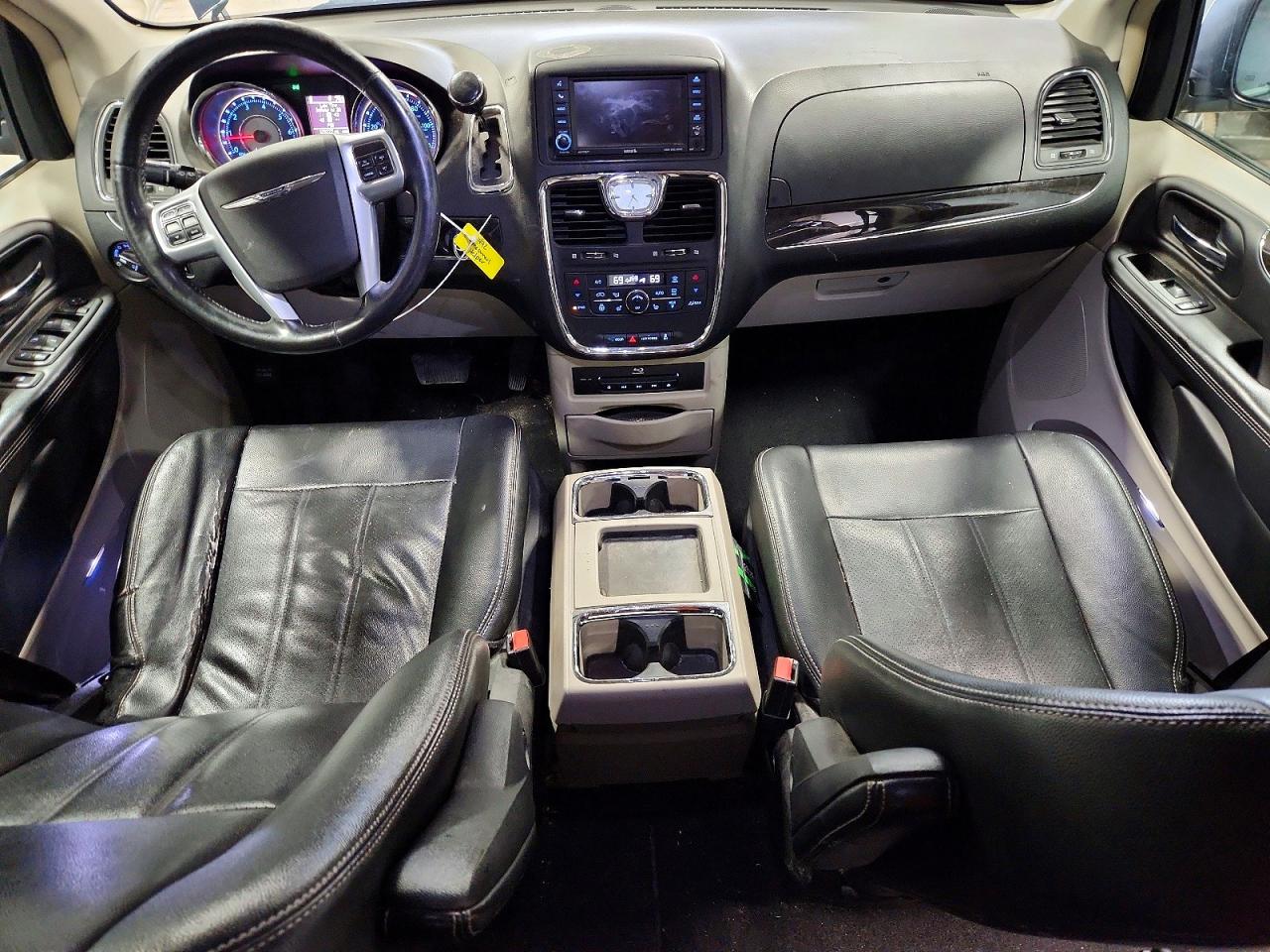 2013 CHRYSLER TOWN & COUNTRY TOURING L photo 22