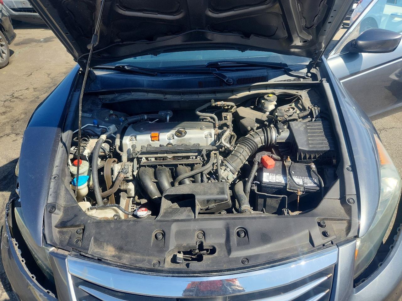 2011 HONDA ACCORD LXP photo 31