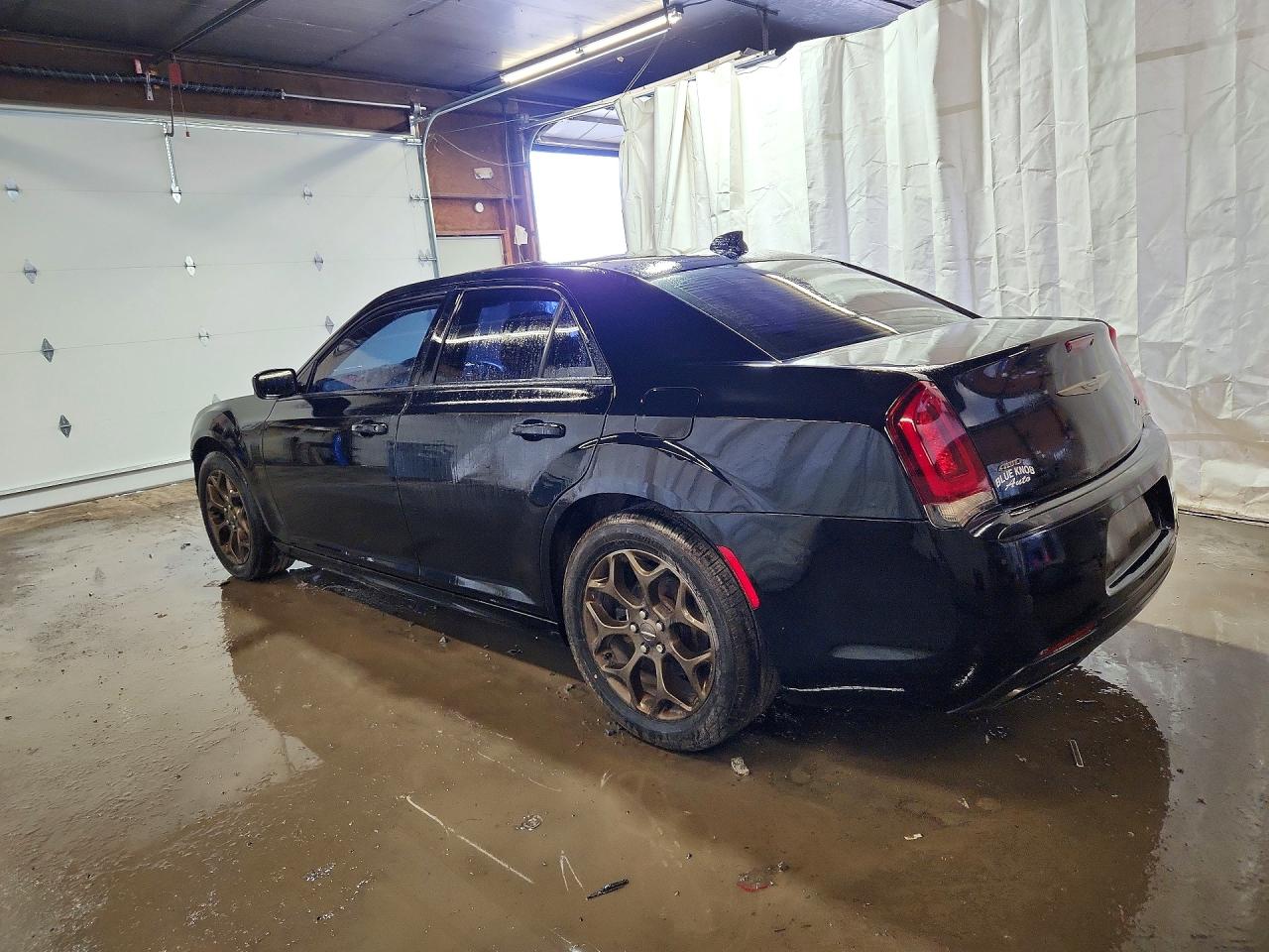 2016 CHRYSLER 300 S photo 2