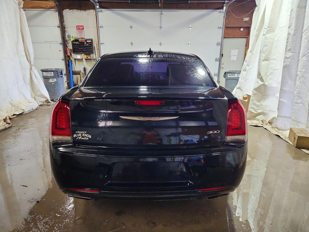 2016 CHRYSLER 300 S photo 6