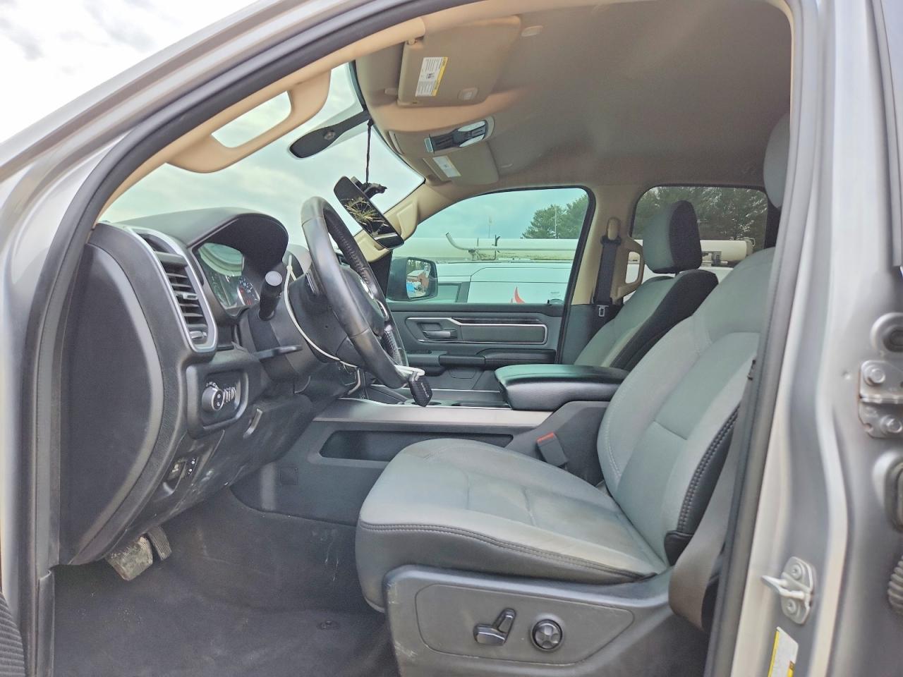 2019 RAM 1500 BIG HORN photo 19