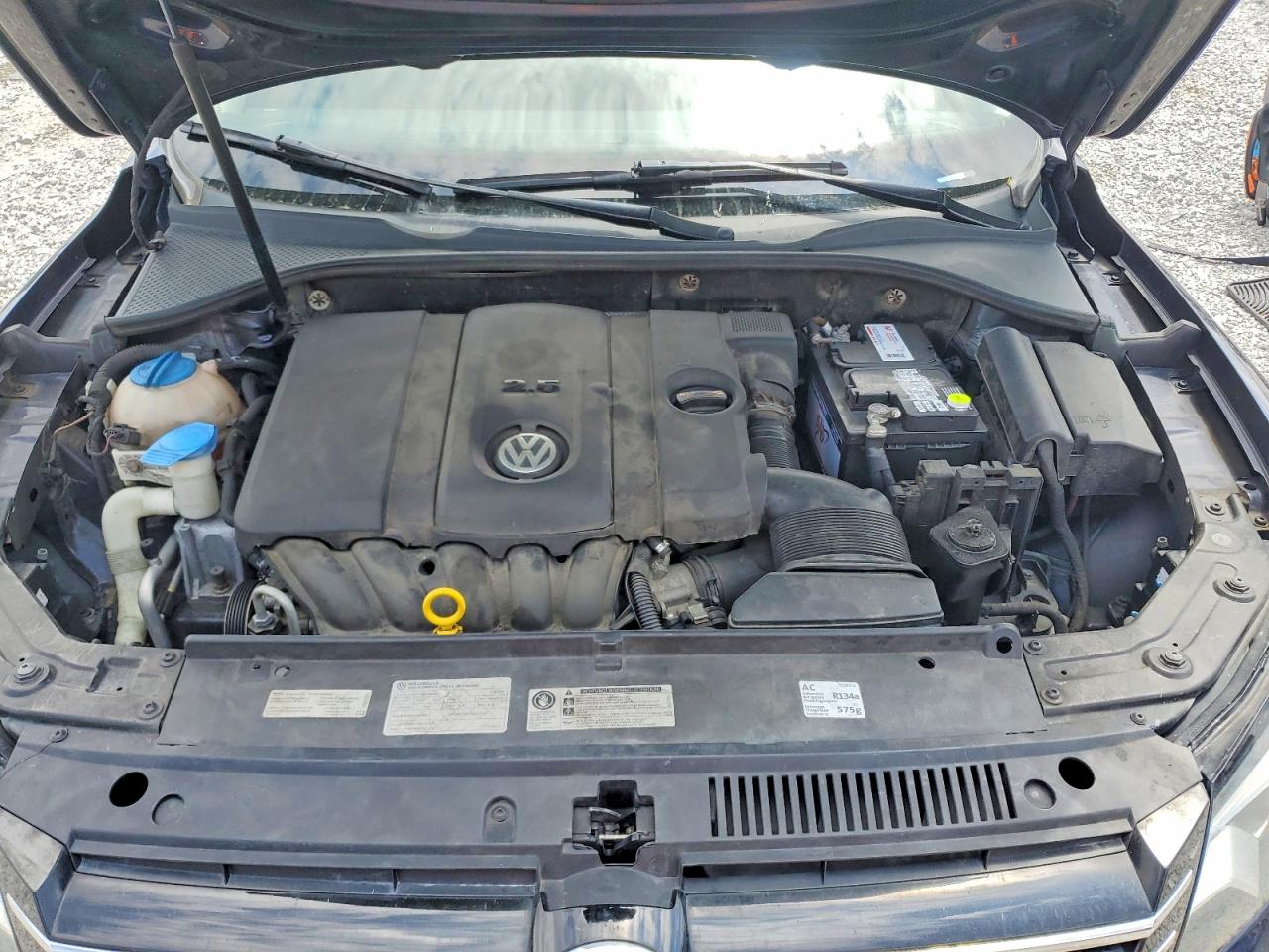 2014 VOLKSWAGEN PASSAT S photo 31