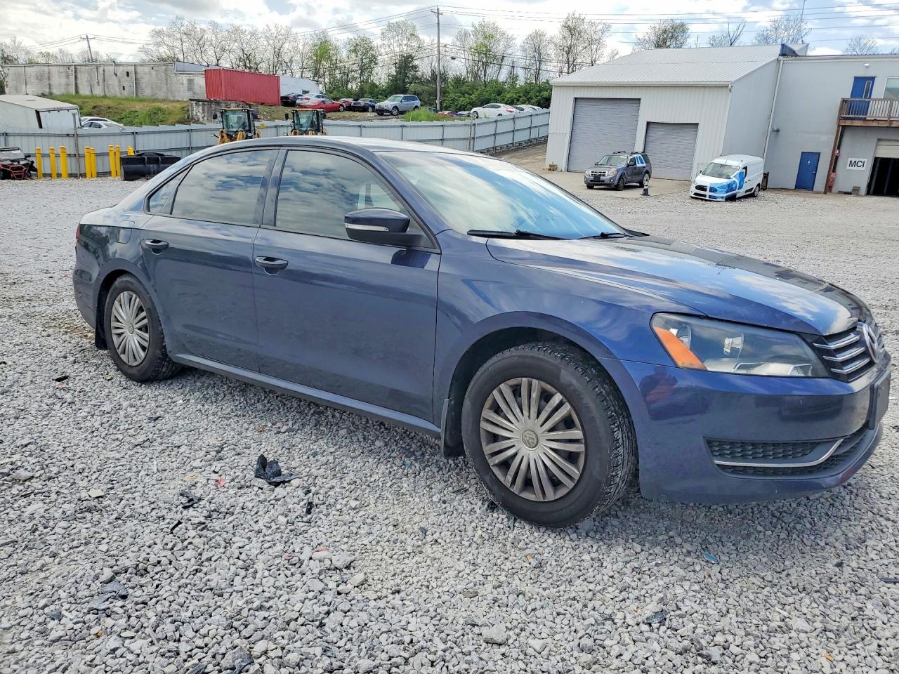 2014 VOLKSWAGEN PASSAT S photo 10