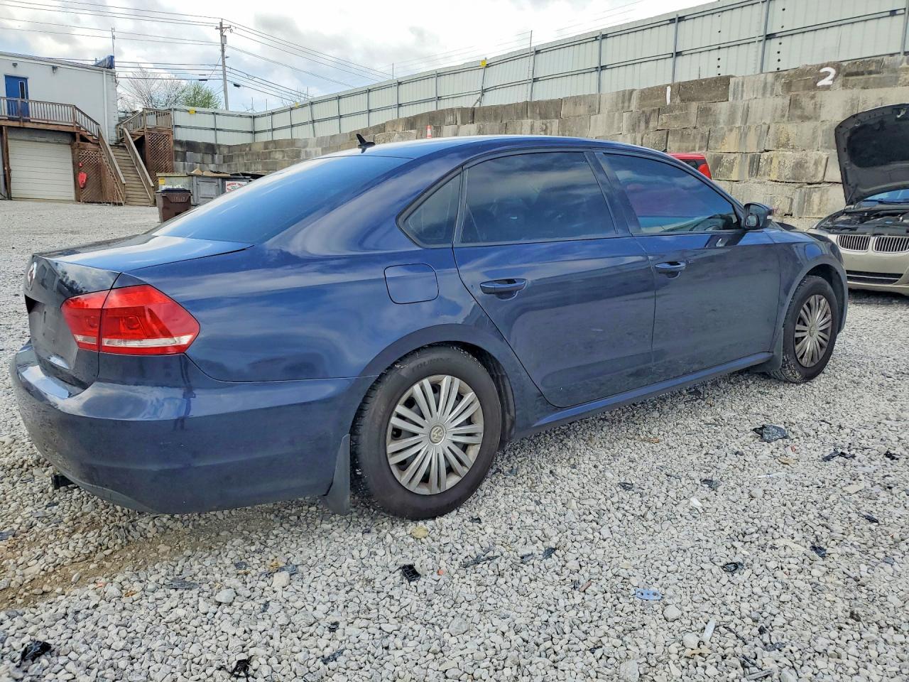 2014 VOLKSWAGEN PASSAT S photo 7