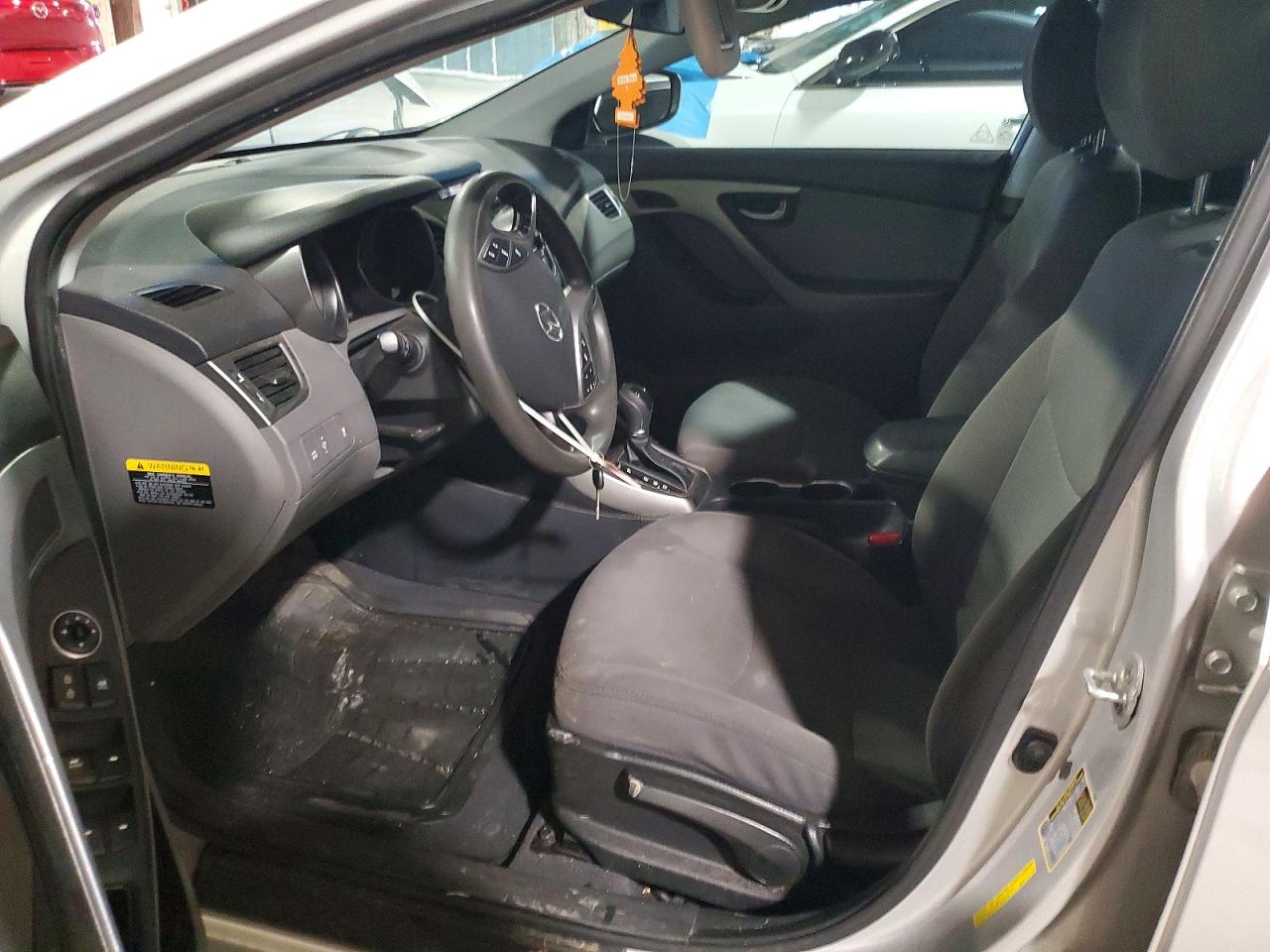 2015 HYUNDAI ELANTRA SE photo 19