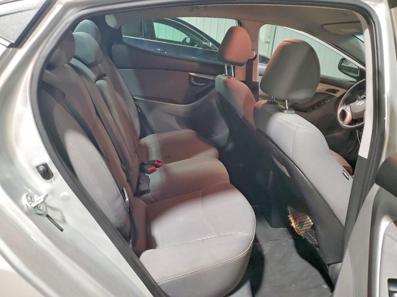 2015 HYUNDAI ELANTRA SE photo 28