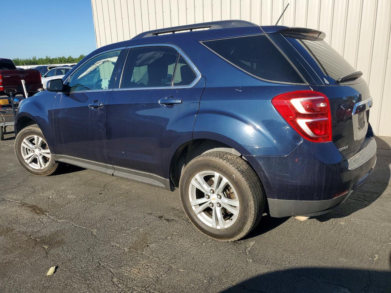 2017 CHEVROLET EQUINOX LT photo 3