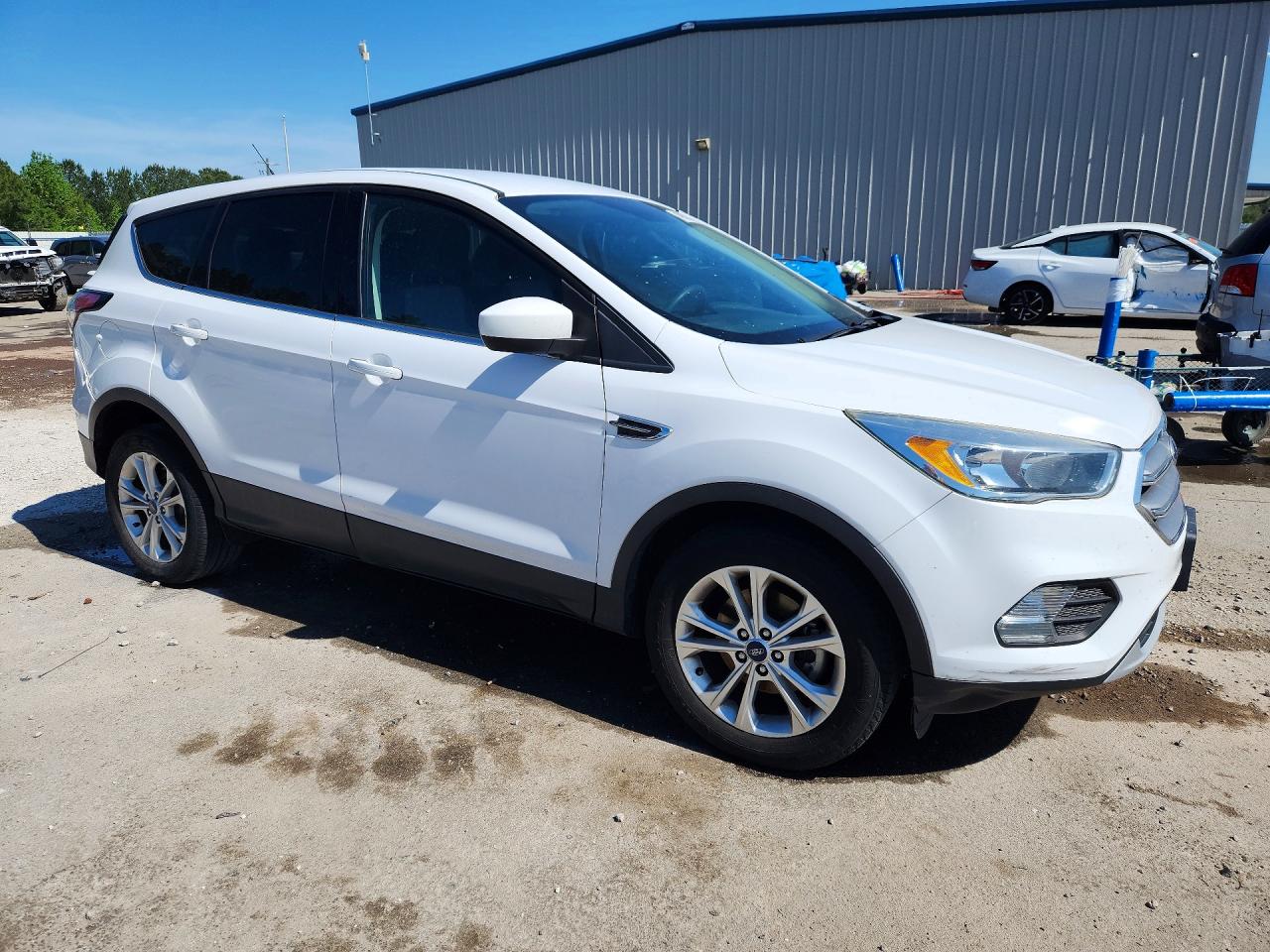 2017 FORD ESCAPE SE photo 10