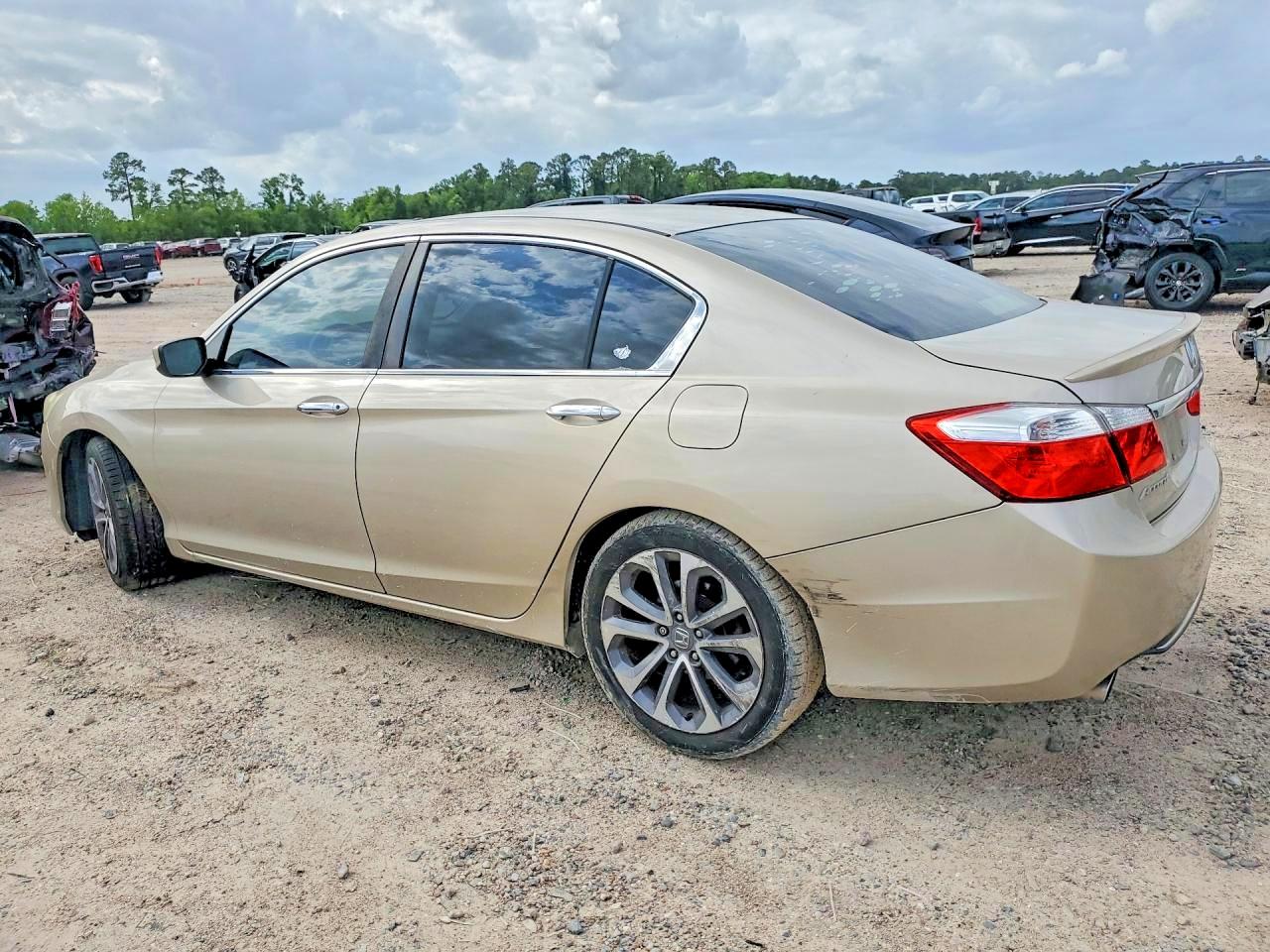 2014 HONDA ACCORD photo 4