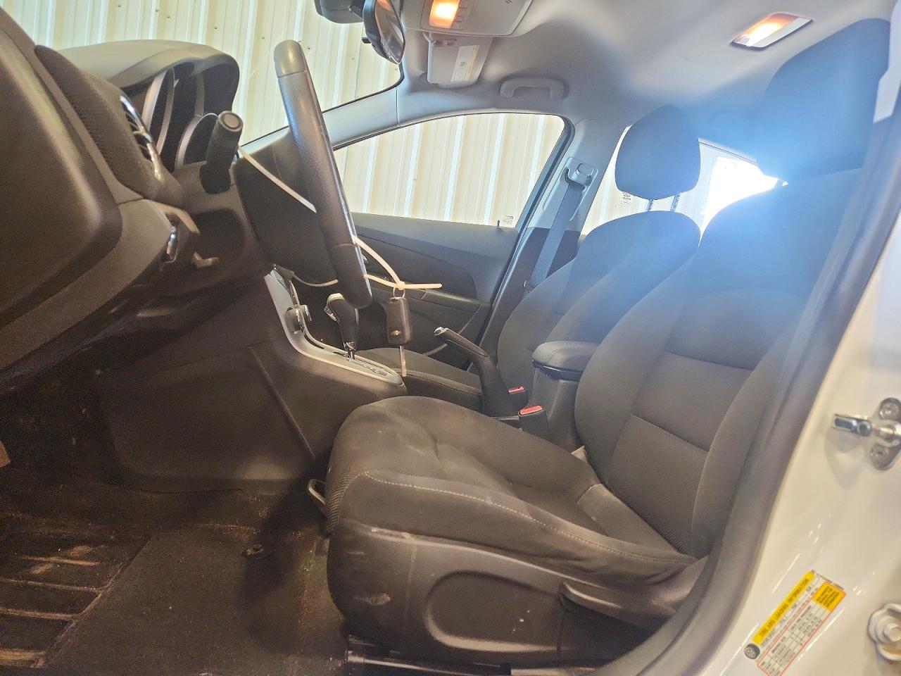 2015 CHEVROLET CRUZE LT photo 13