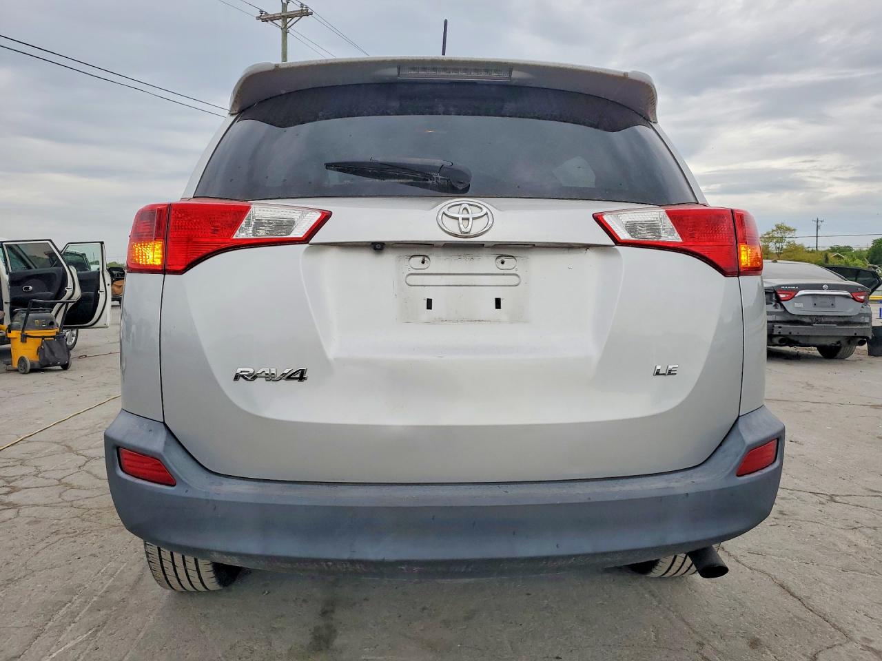 2013 TOYOTA RAV4 LE photo 11