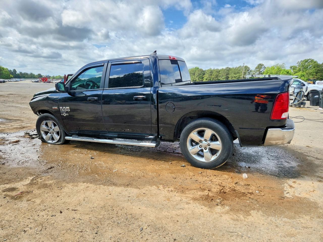 2019 RAM 1500 CLASSIC SLT photo 4