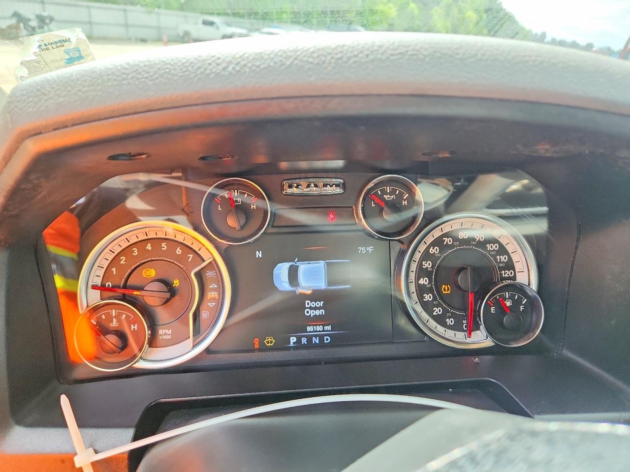 2019 RAM 1500 CLASSIC SLT photo 25