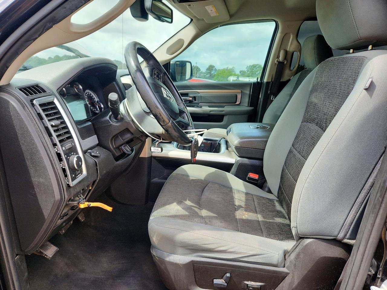 2019 RAM 1500 CLASSIC SLT photo 19