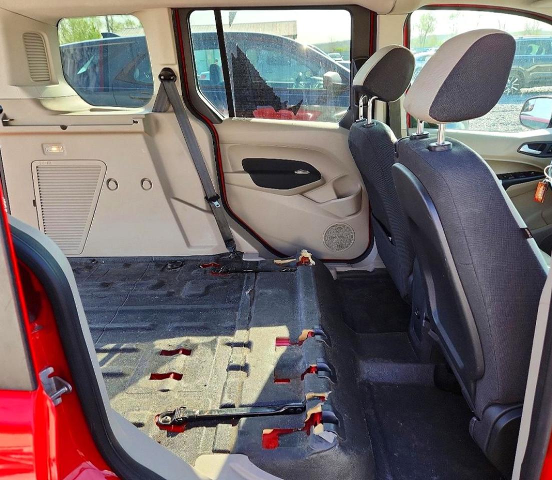 2015 FORD TRANSIT CONNECT XLT photo 21