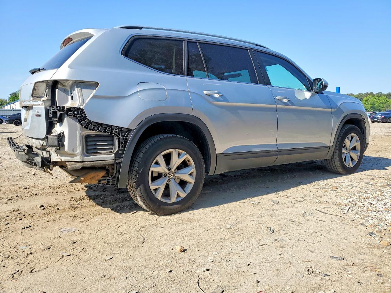 2018 VOLKSWAGEN ATLAS SE photo 3