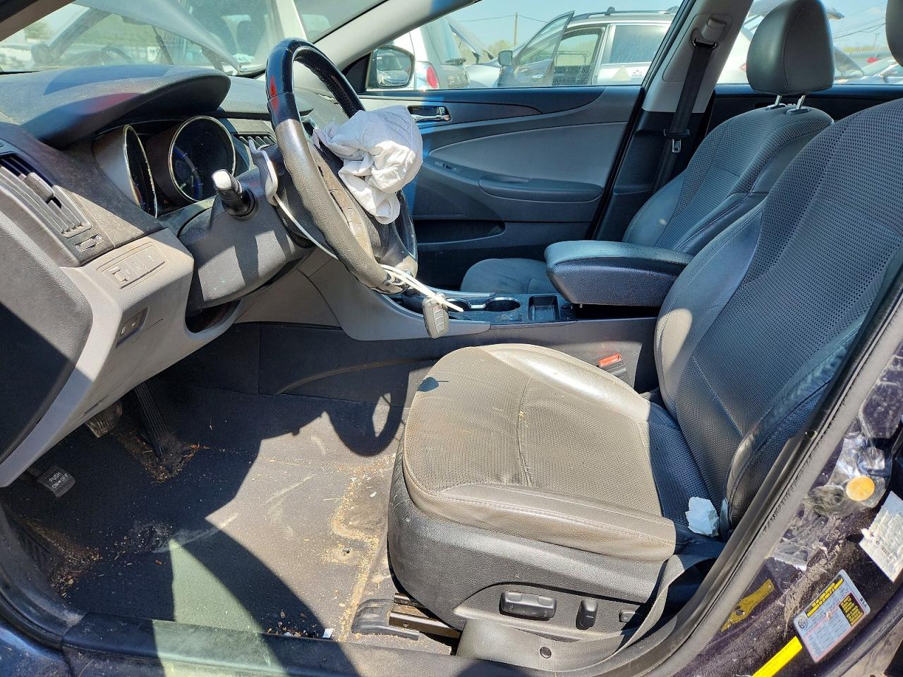 2013 HYUNDAI SONATA SE photo 19