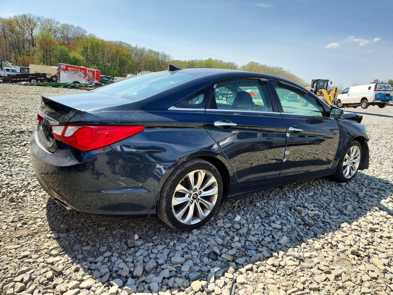 2013 HYUNDAI SONATA SE photo 7