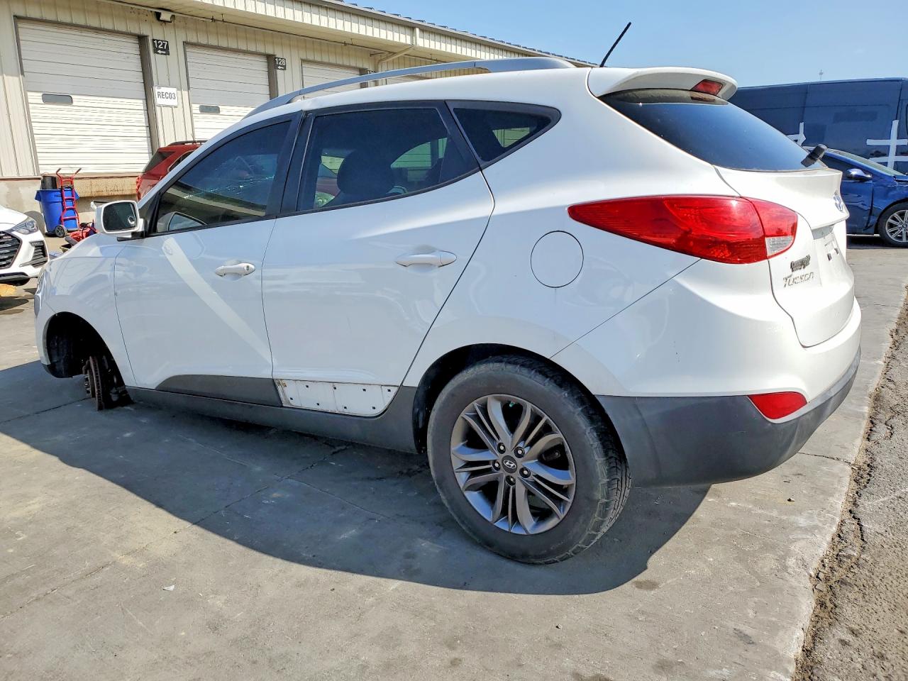 2015 HYUNDAI TUCSON SE photo 4