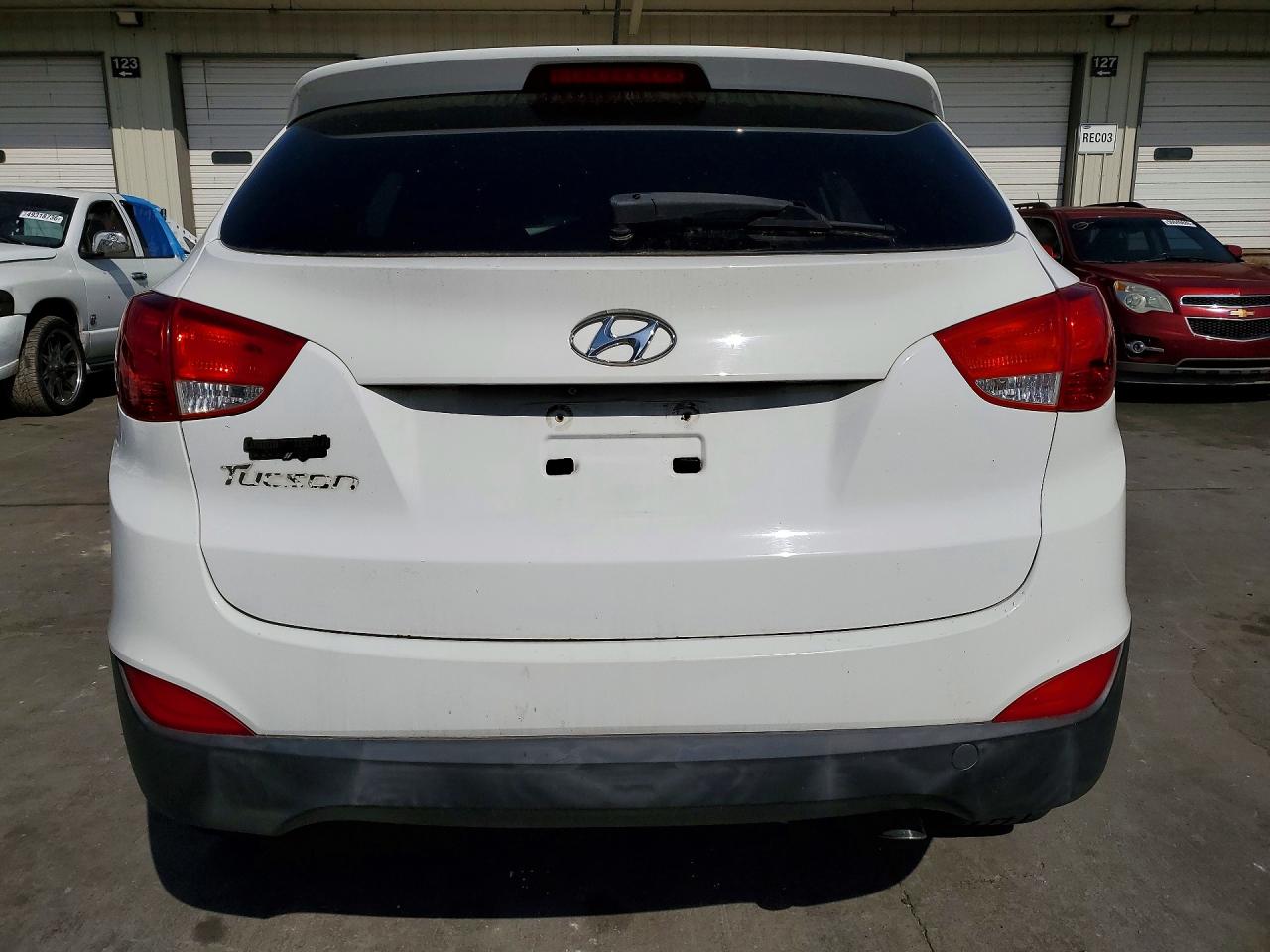 2015 HYUNDAI TUCSON SE photo 16