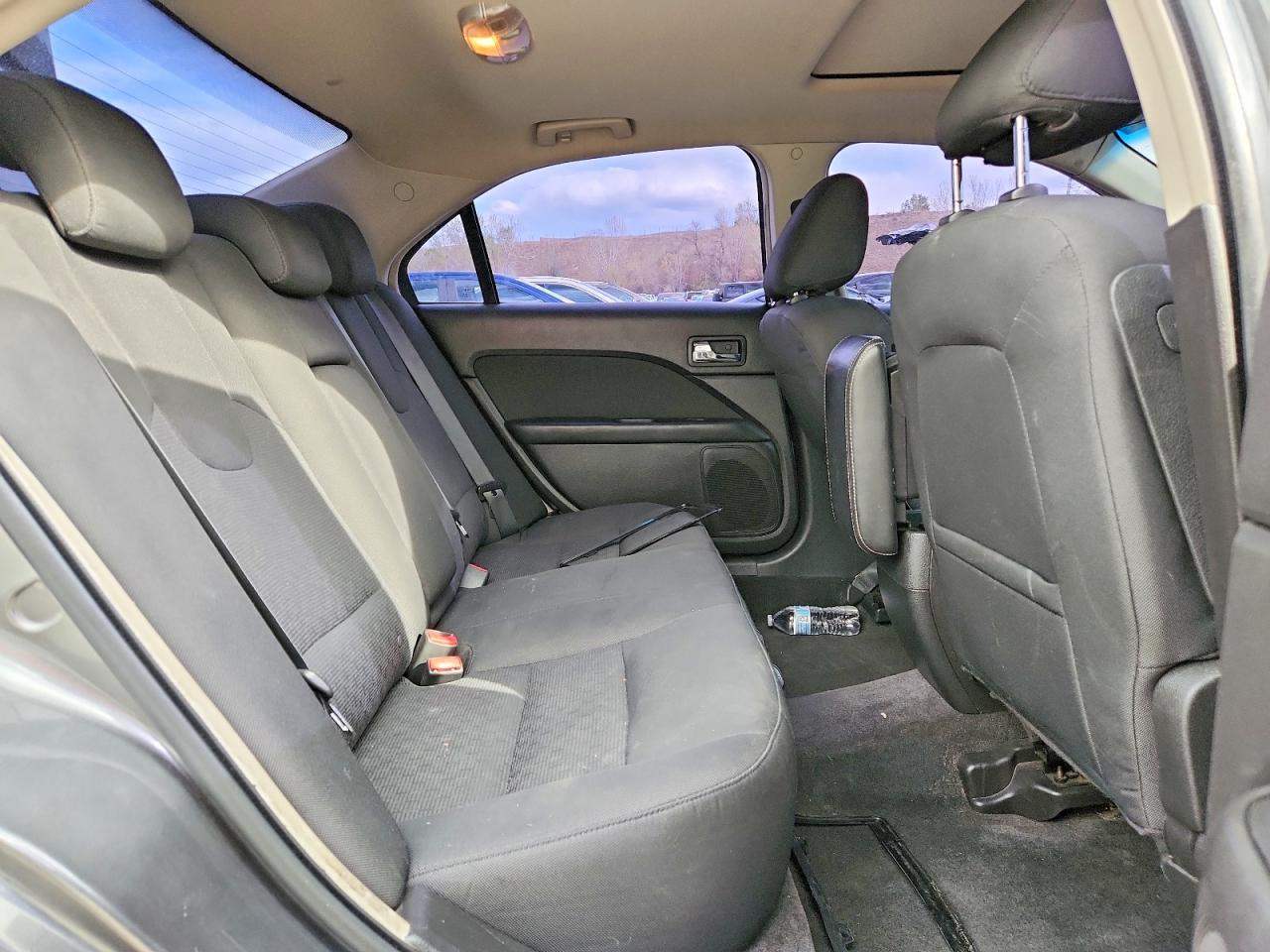 2010 FORD FUSION SE photo 28