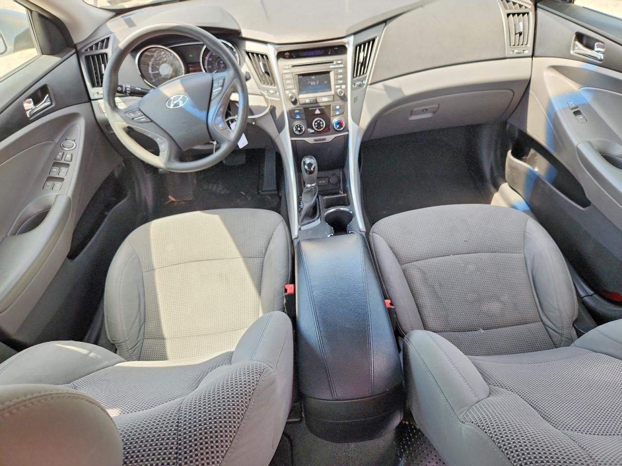 2014 HYUNDAI SONATA GLS photo 22