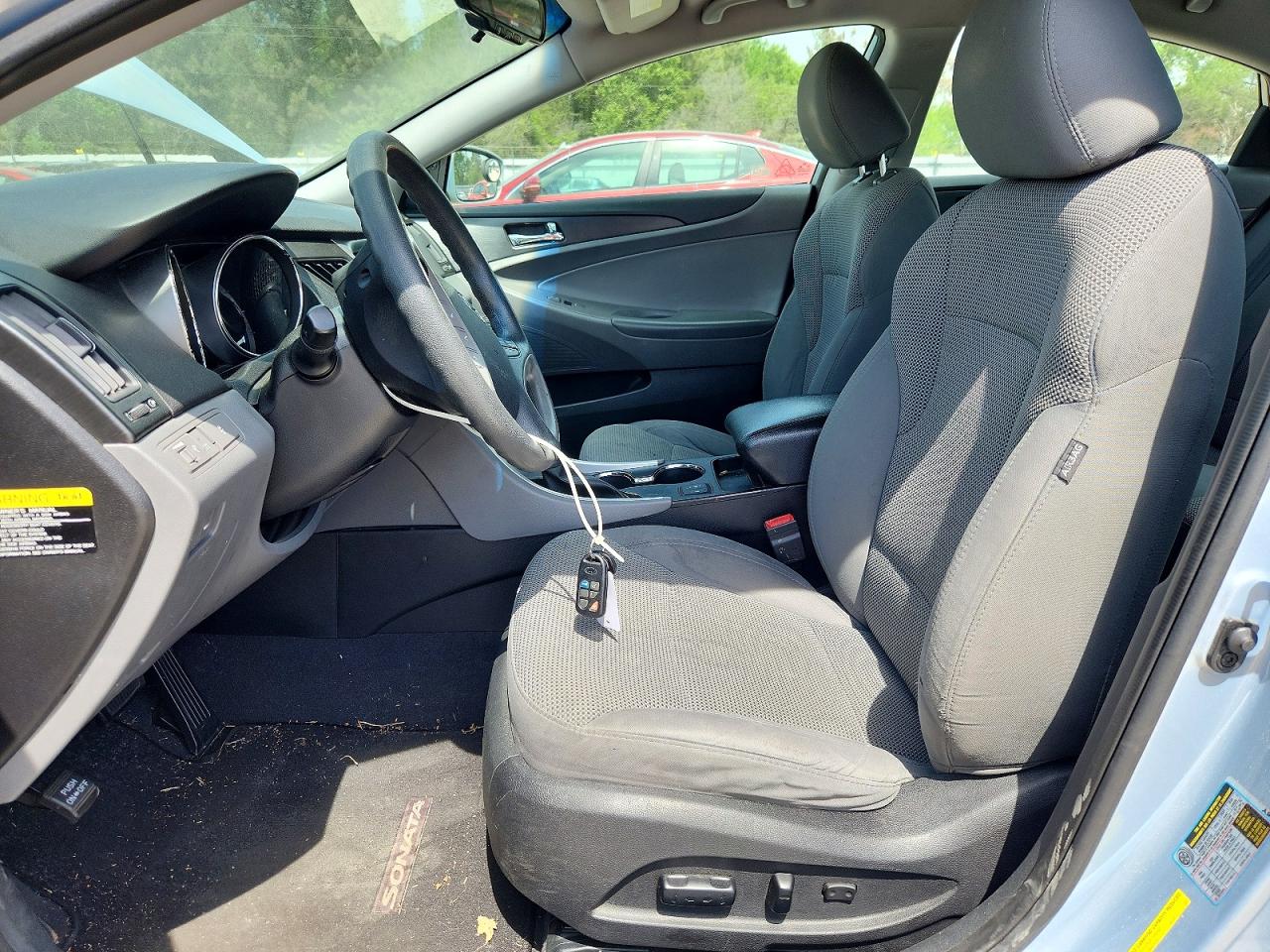 2014 HYUNDAI SONATA GLS photo 19
