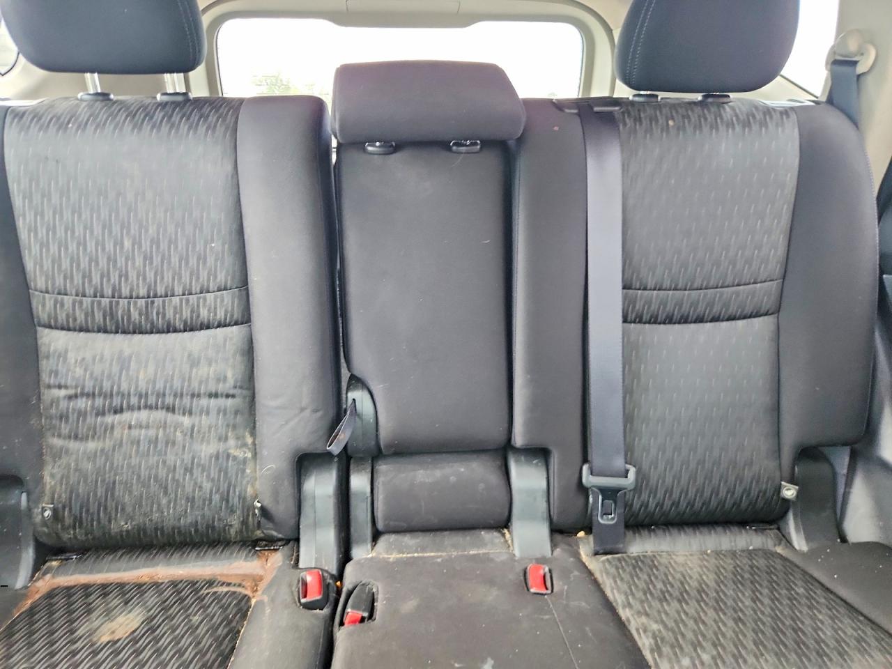 2019 NISSAN ROGUE SV photo 28