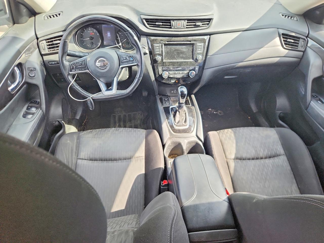 2019 NISSAN ROGUE SV photo 22