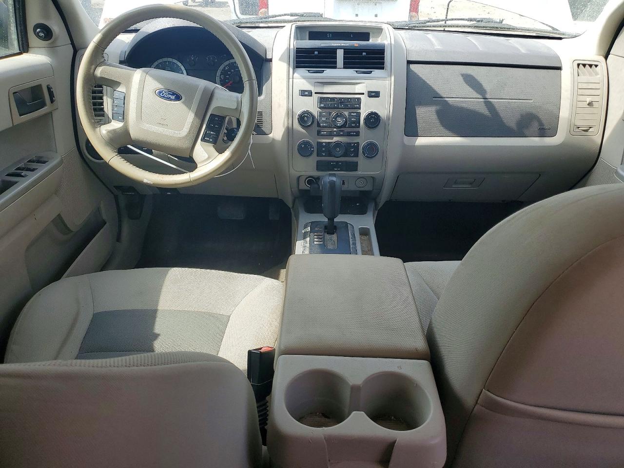 2011 FORD ESCAPE XLT photo 8