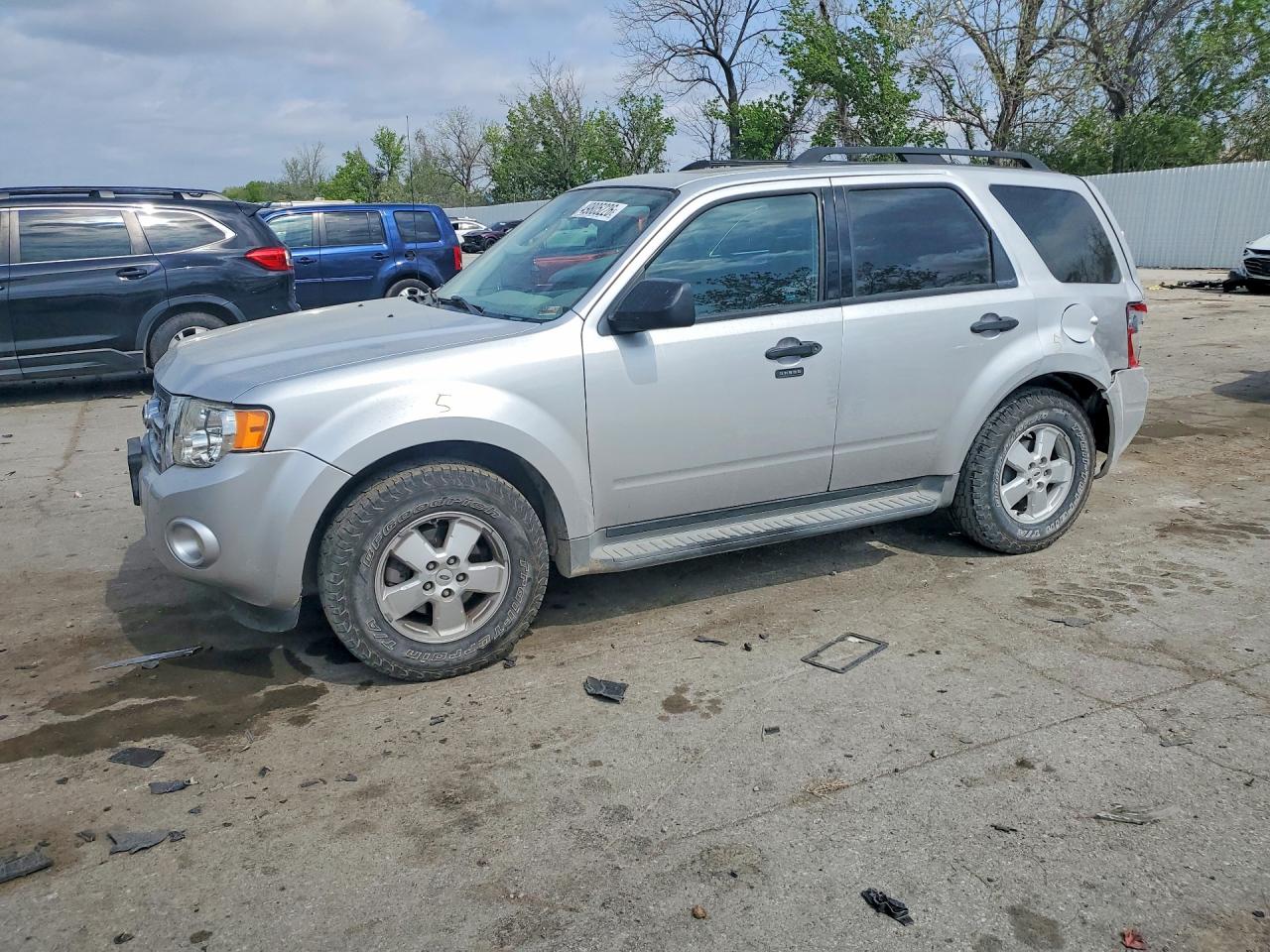 2011 FORD ESCAPE