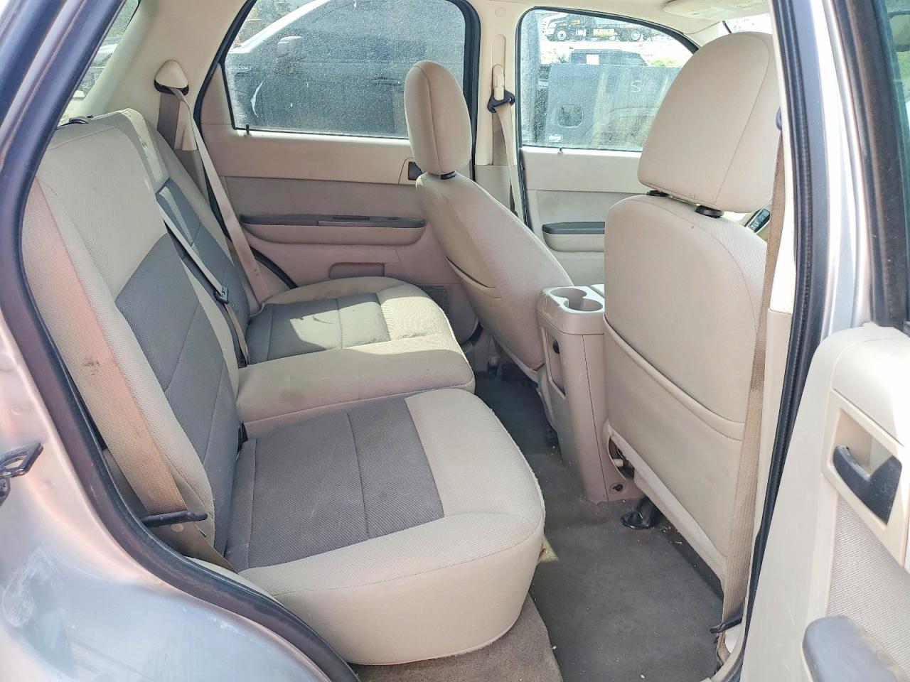 2011 FORD ESCAPE XLT photo 11