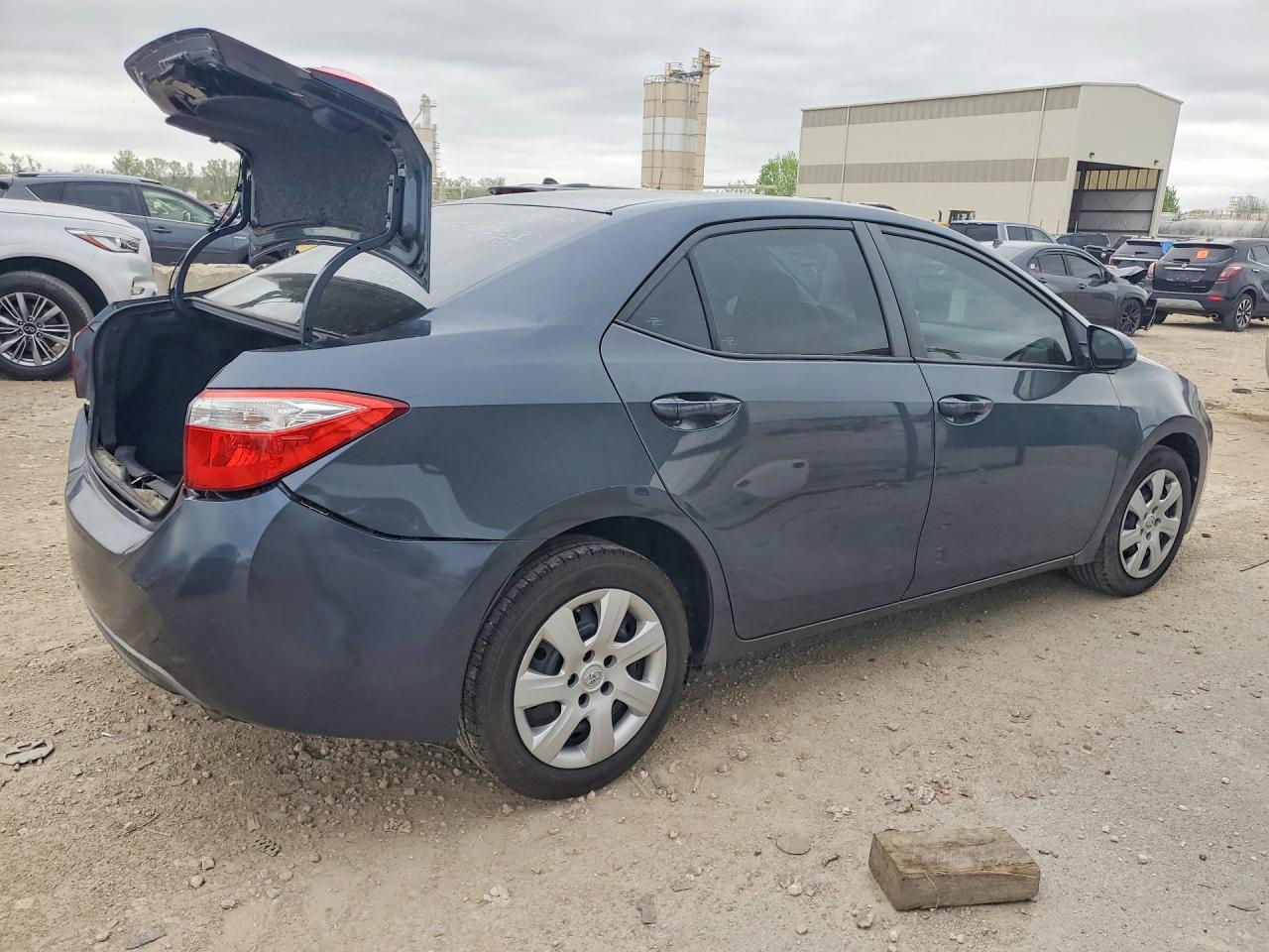 2016 TOYOTA COROLLA LE photo 5