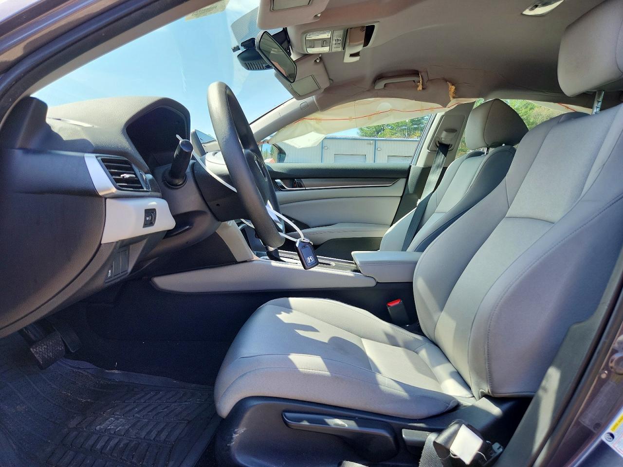 2018 HONDA ACCORD LX photo 13