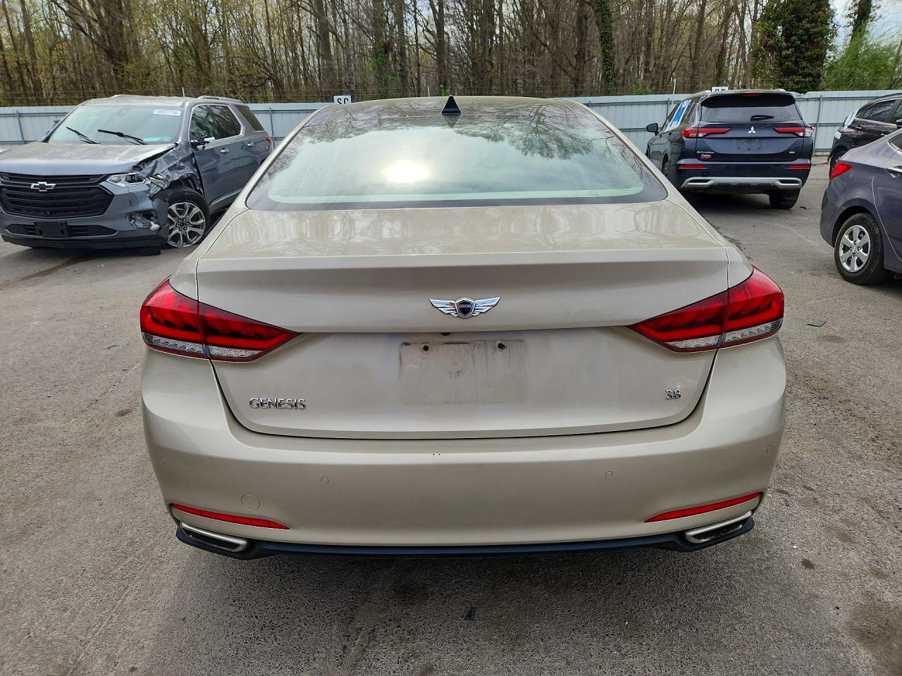 2015 HYUNDAI GENESIS 3.8L photo 11