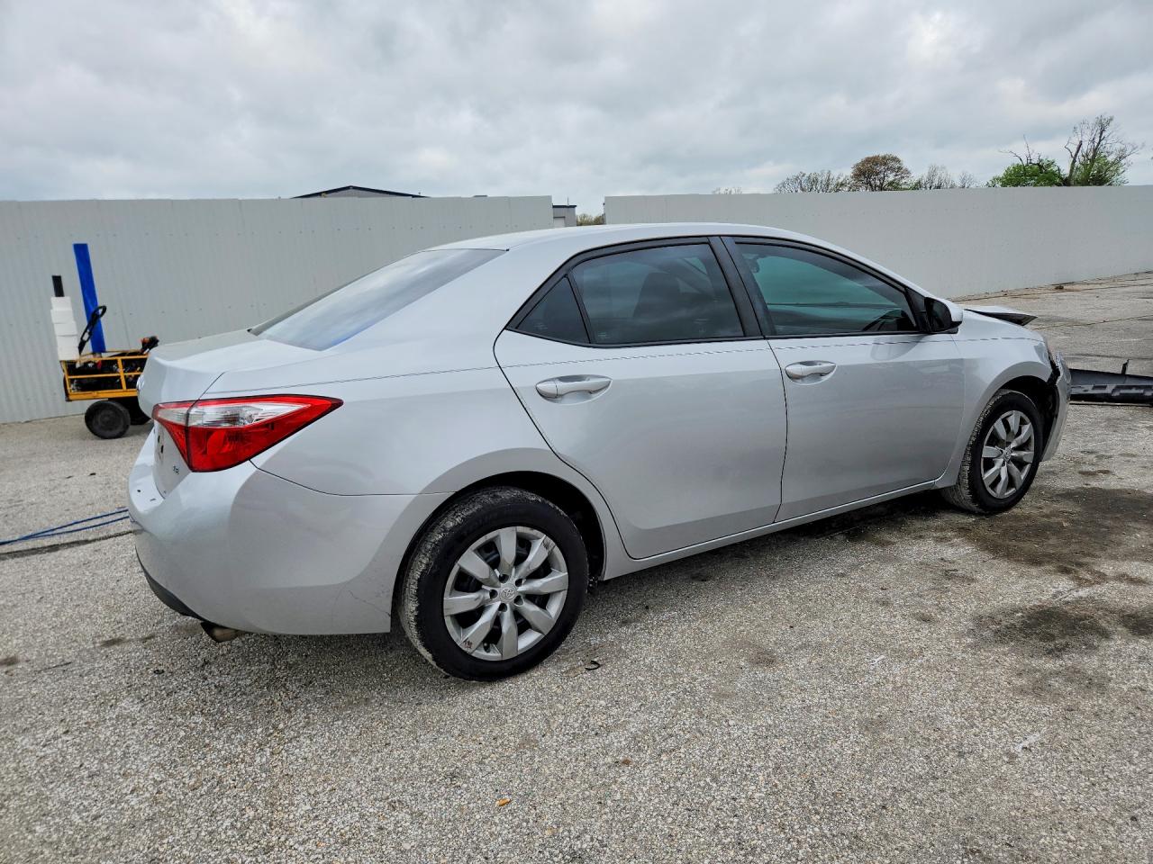 2014 TOYOTA COROLLA LE photo 3