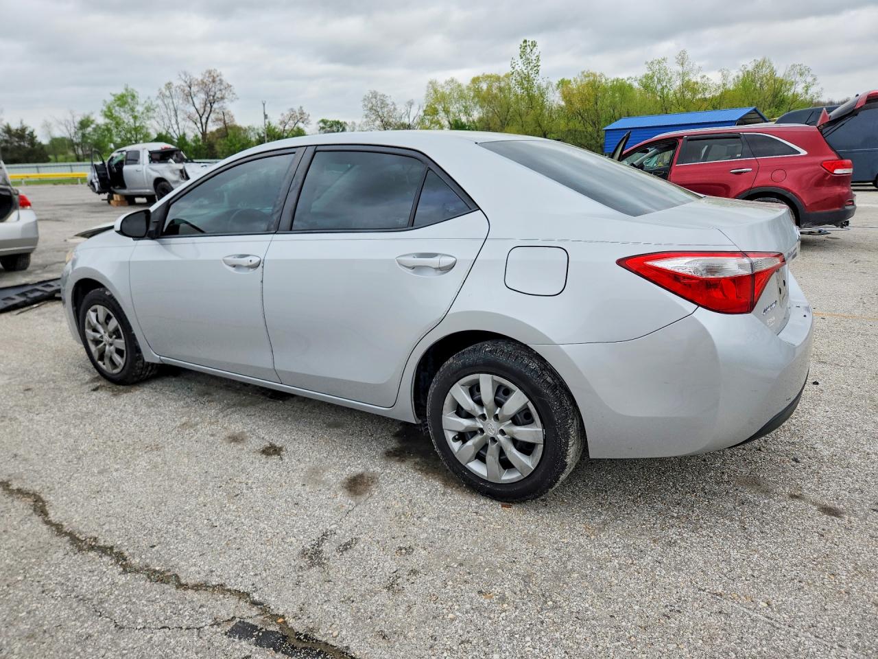 2014 TOYOTA COROLLA LE photo 2