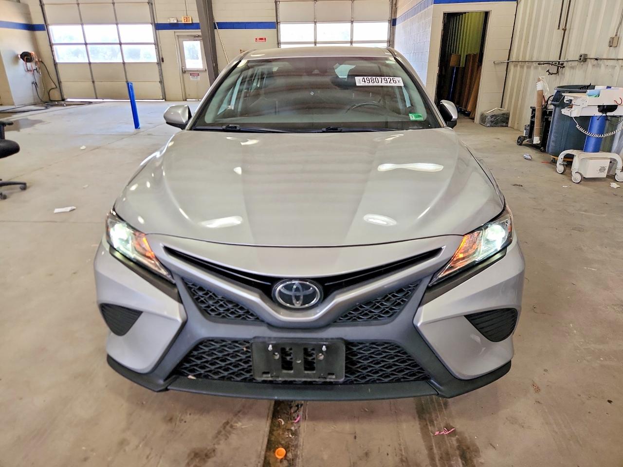 2020 TOYOTA CAMRY SE photo 9