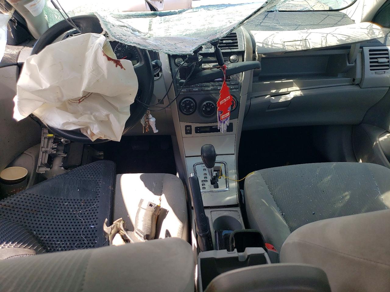 2011 TOYOTA COROLLA LE photo 22
