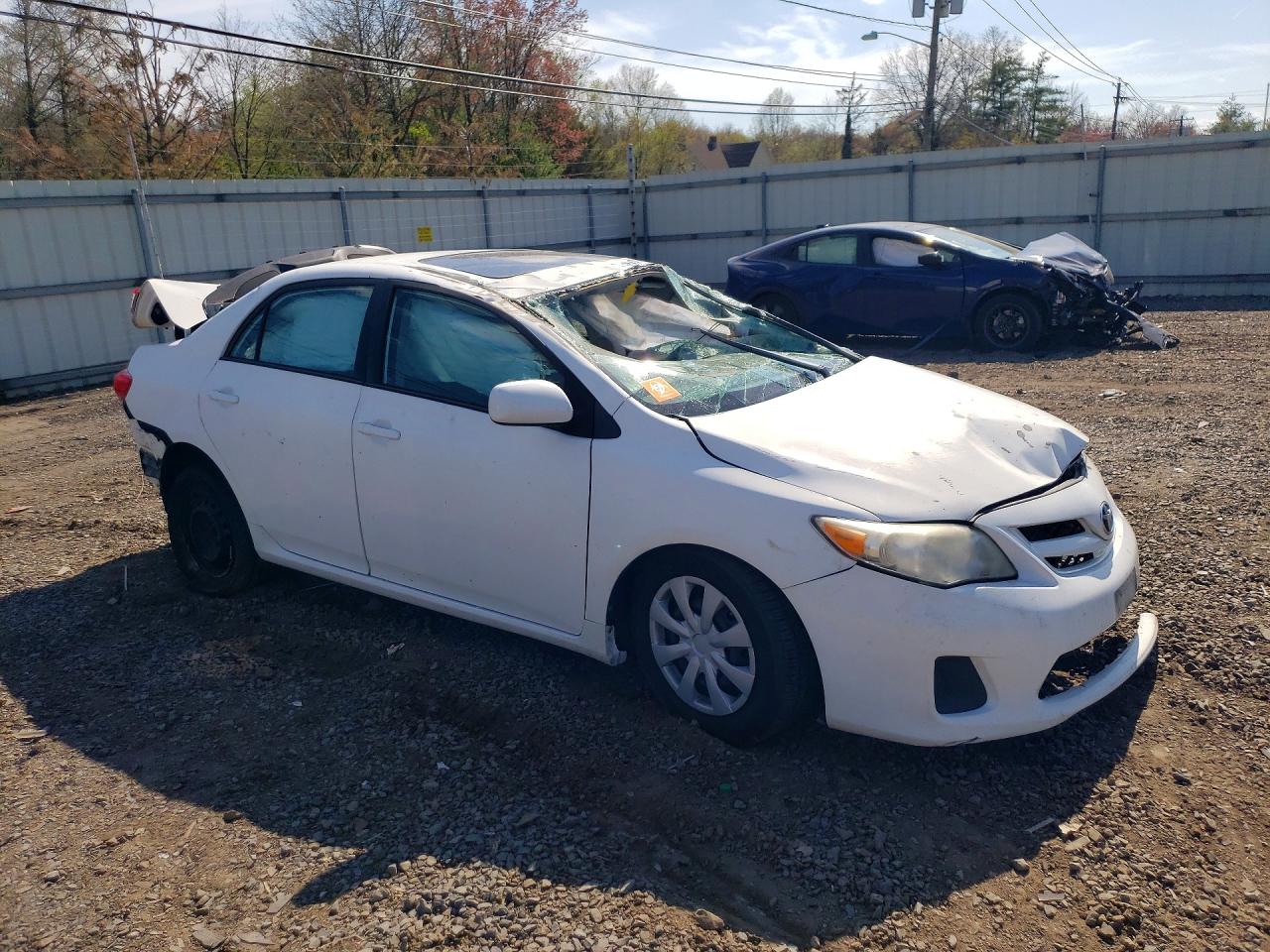 2011 TOYOTA COROLLA LE photo 10