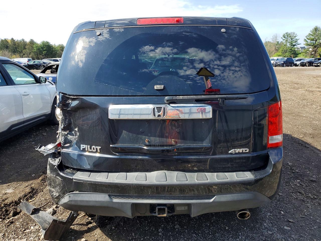 2015 HONDA PILOT EXLN photo 11